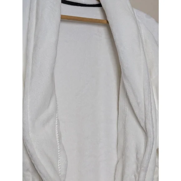 Tommy Bahama Robe Unisex One Size White New in Original Package - Picture 4 of 7